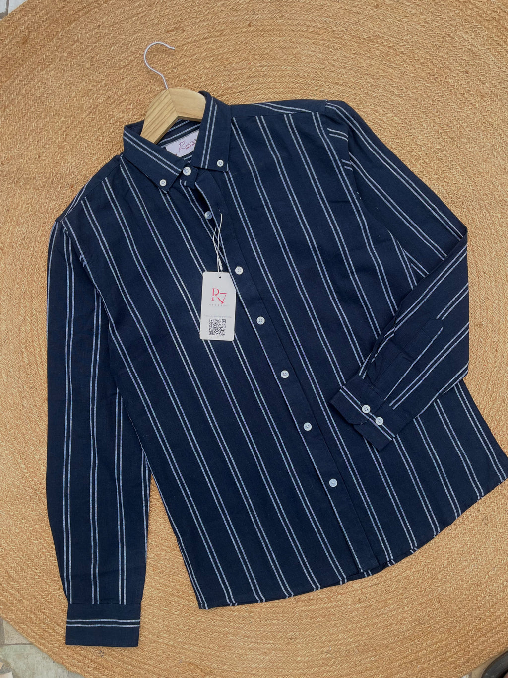 Uni Liur Classic Obsidian Line Button Down shirt