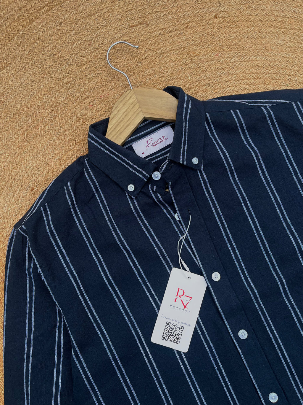 Uni Liur Classic Obsidian Line Button Down shirt