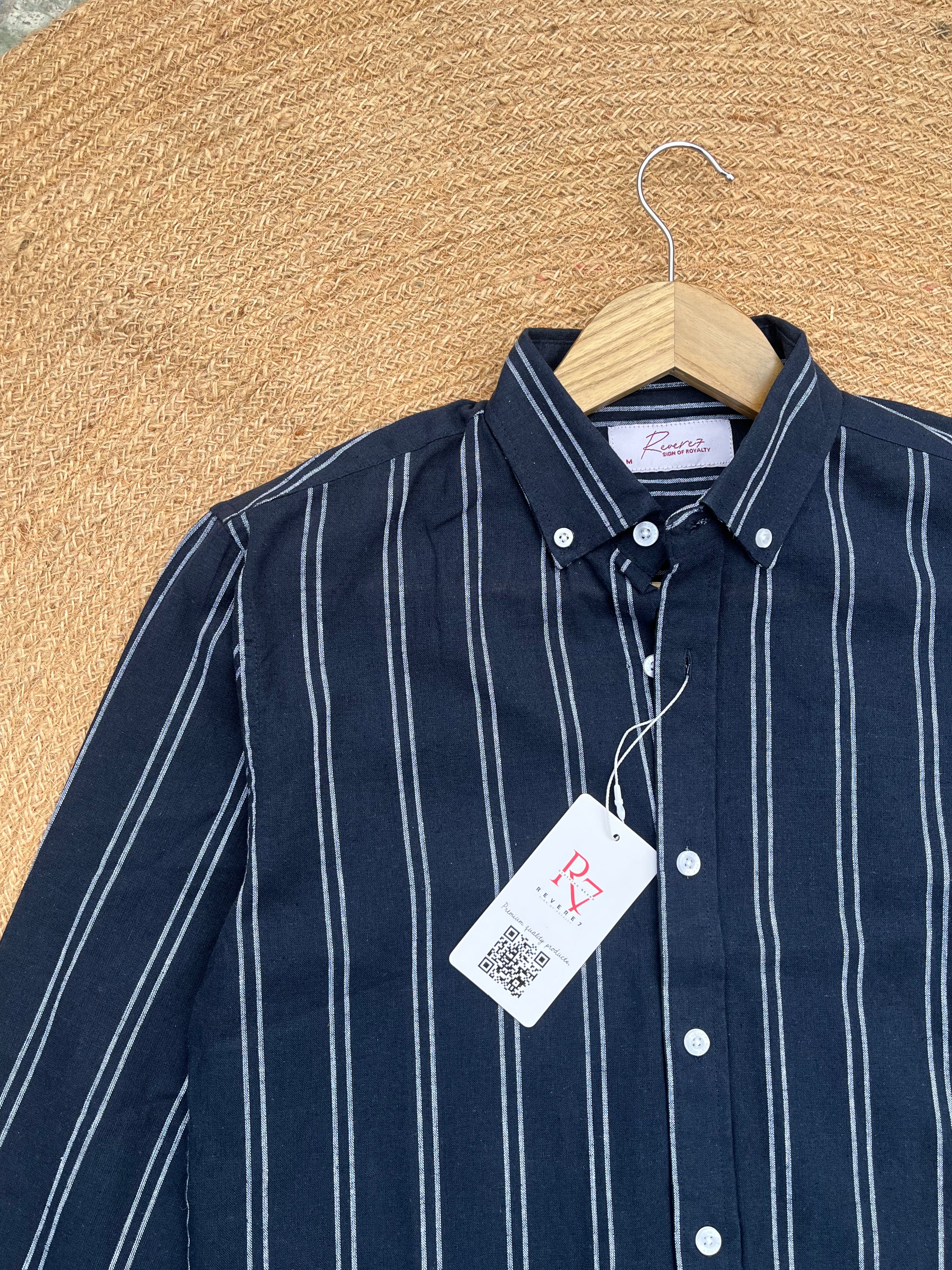 Uni Liur Classic Obsidian Line Button Down shirt